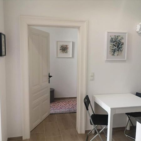 Apartmán Ruhige Art-Garconniere Mit Balkon Vídeň Exteriér fotografie