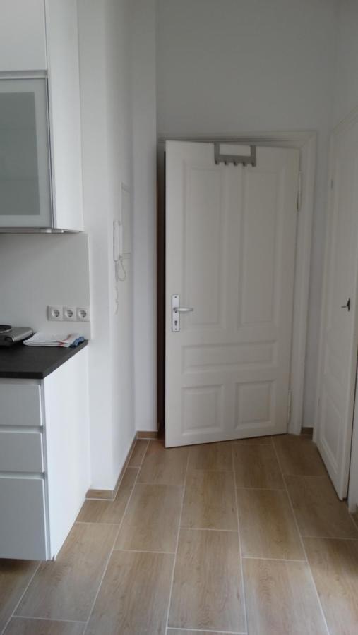 Apartmán Ruhige Art-Garconniere Mit Balkon Vídeň Exteriér fotografie