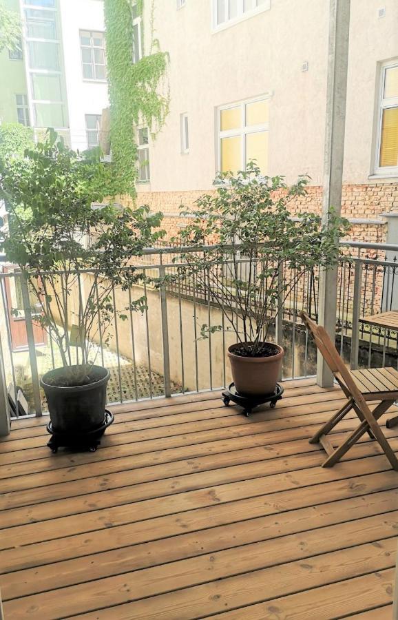Apartmán Ruhige Art-Garconniere Mit Balkon Vídeň Exteriér fotografie