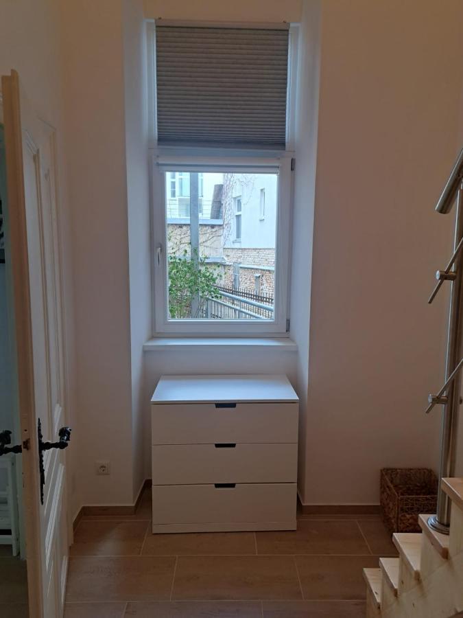 Apartmán Ruhige Art-Garconniere Mit Balkon Vídeň Exteriér fotografie